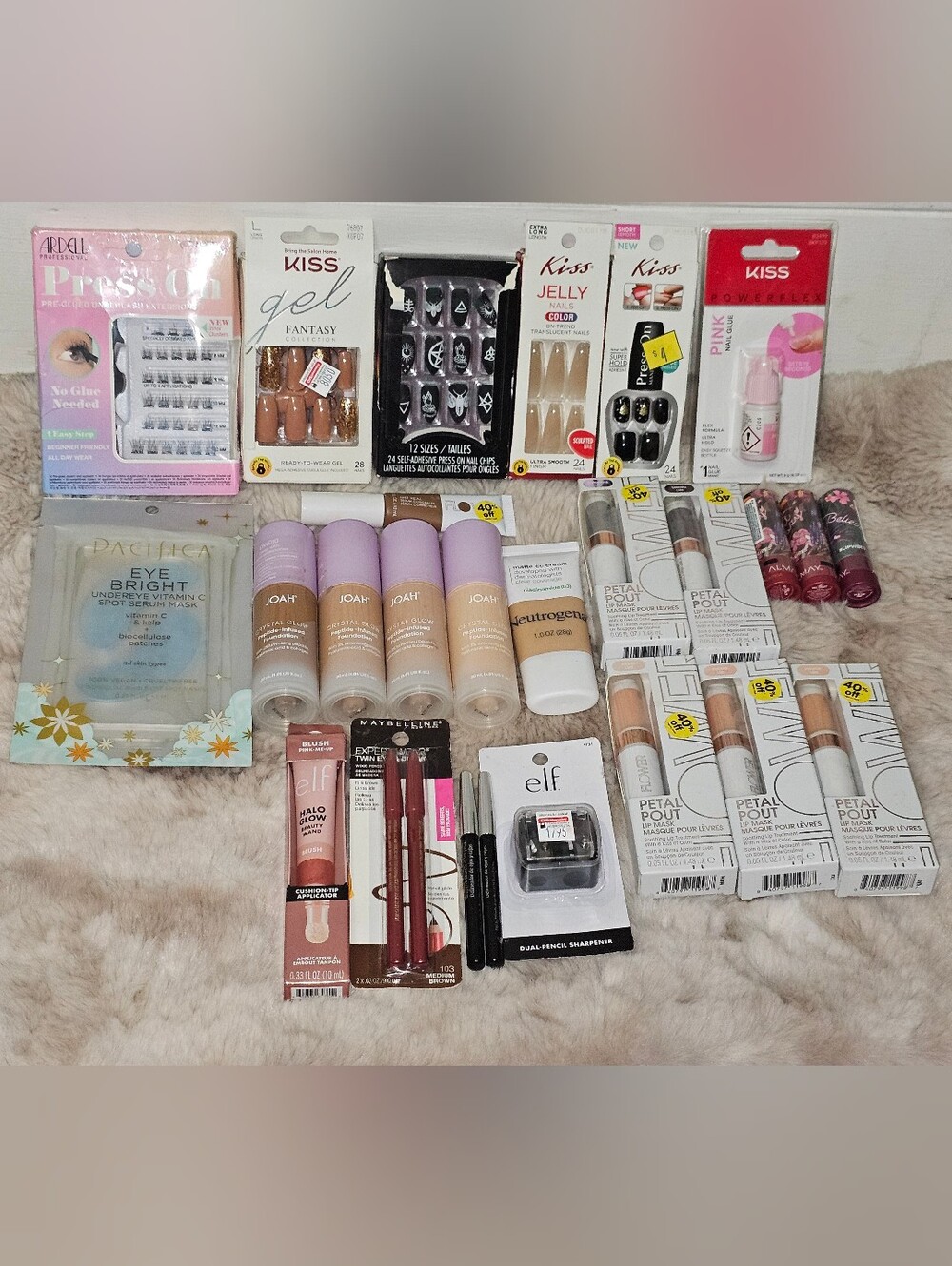 kiss-makeup-kiss-presson-nails-assorted-pink-neutral-black-sets-and